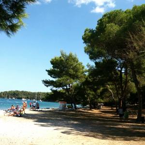 Eco Beach Fratarski Otok, Veruda Eco Island